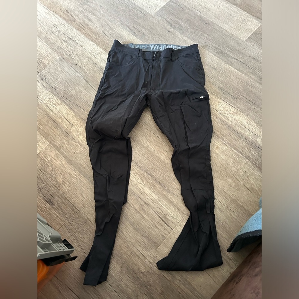 Men’s wrangler dress pants